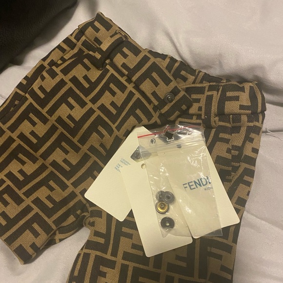 Fendi infant boy shorts - Picture 7 of 8